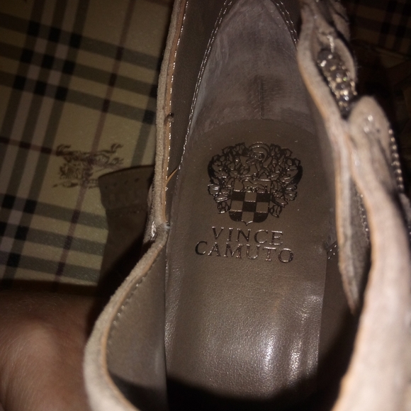 Vince Camuto Ladies Ankle Boots Size 8M - Picture 7 of 10